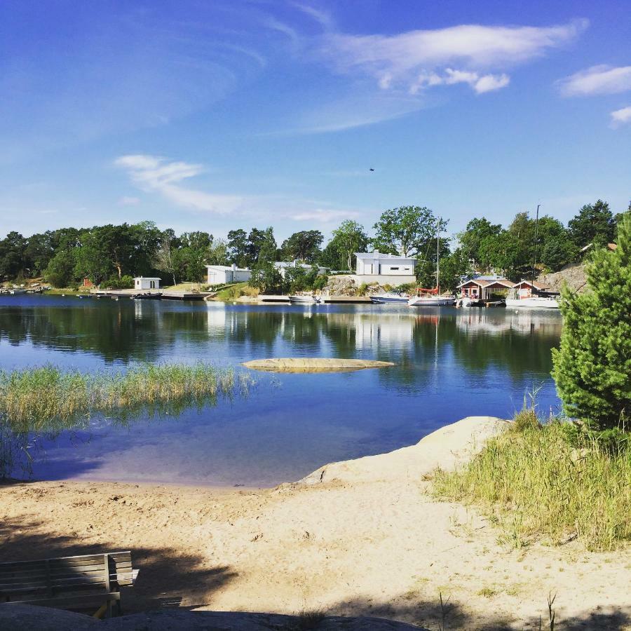 Archipelago-House With Pool, Boat And Bikes Villa Djurhamn Exterior photo